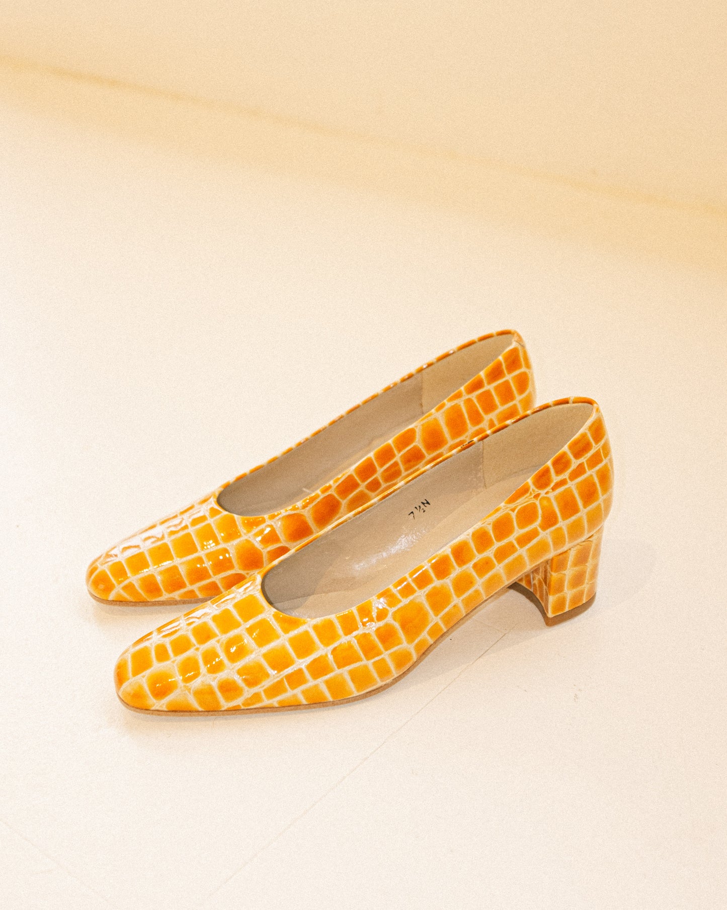 Gold Croc Pumps 7.5N