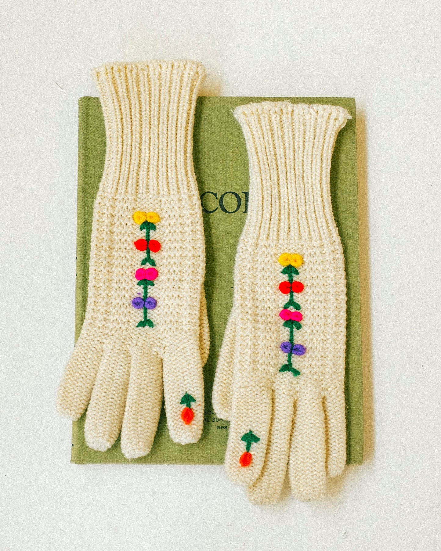 Knit Flower Gloves