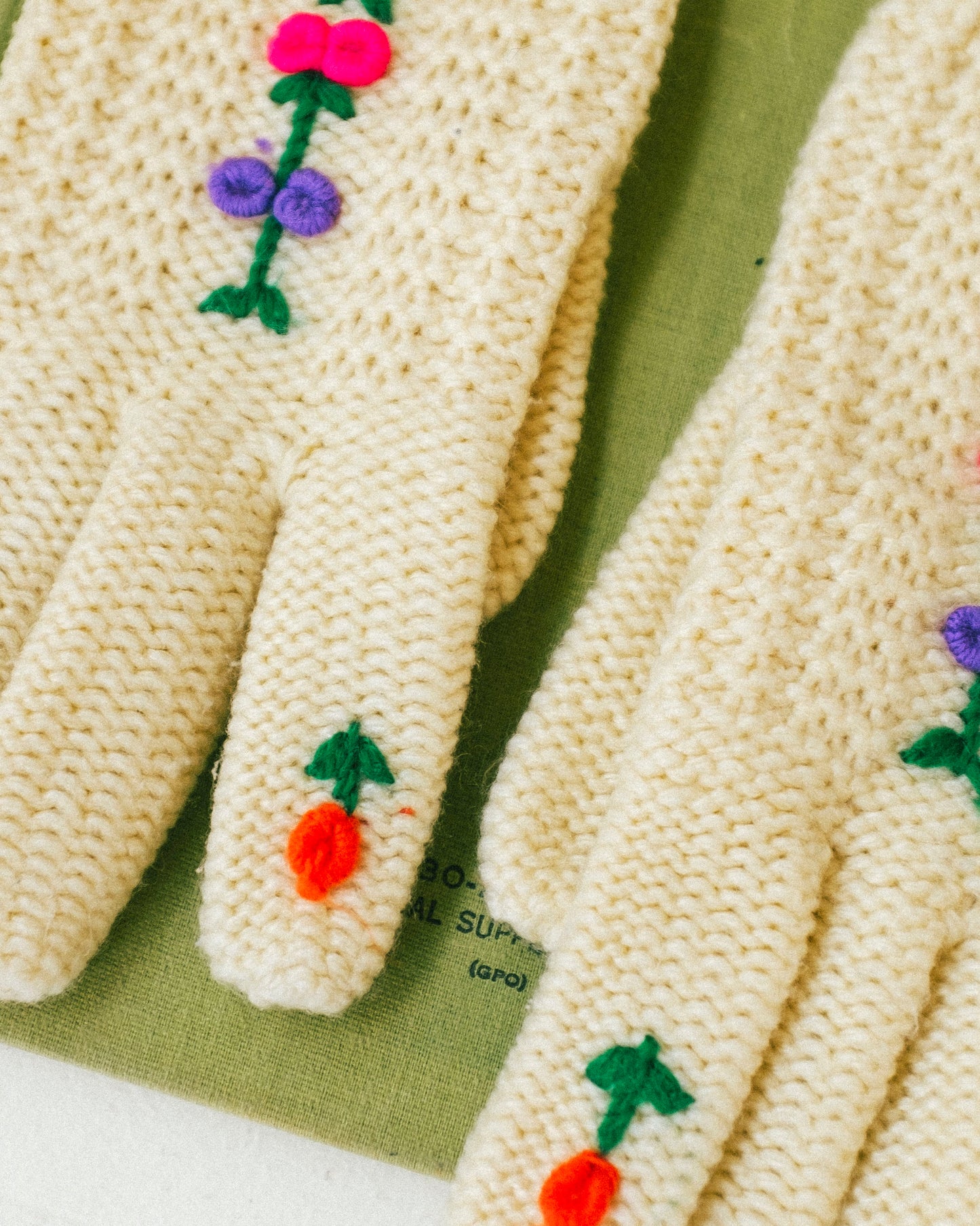 Knit Flower Gloves
