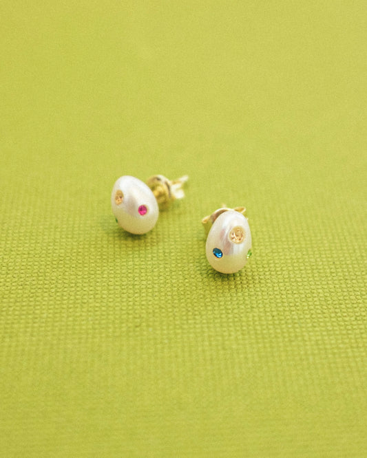 Aura Pearl Studs
