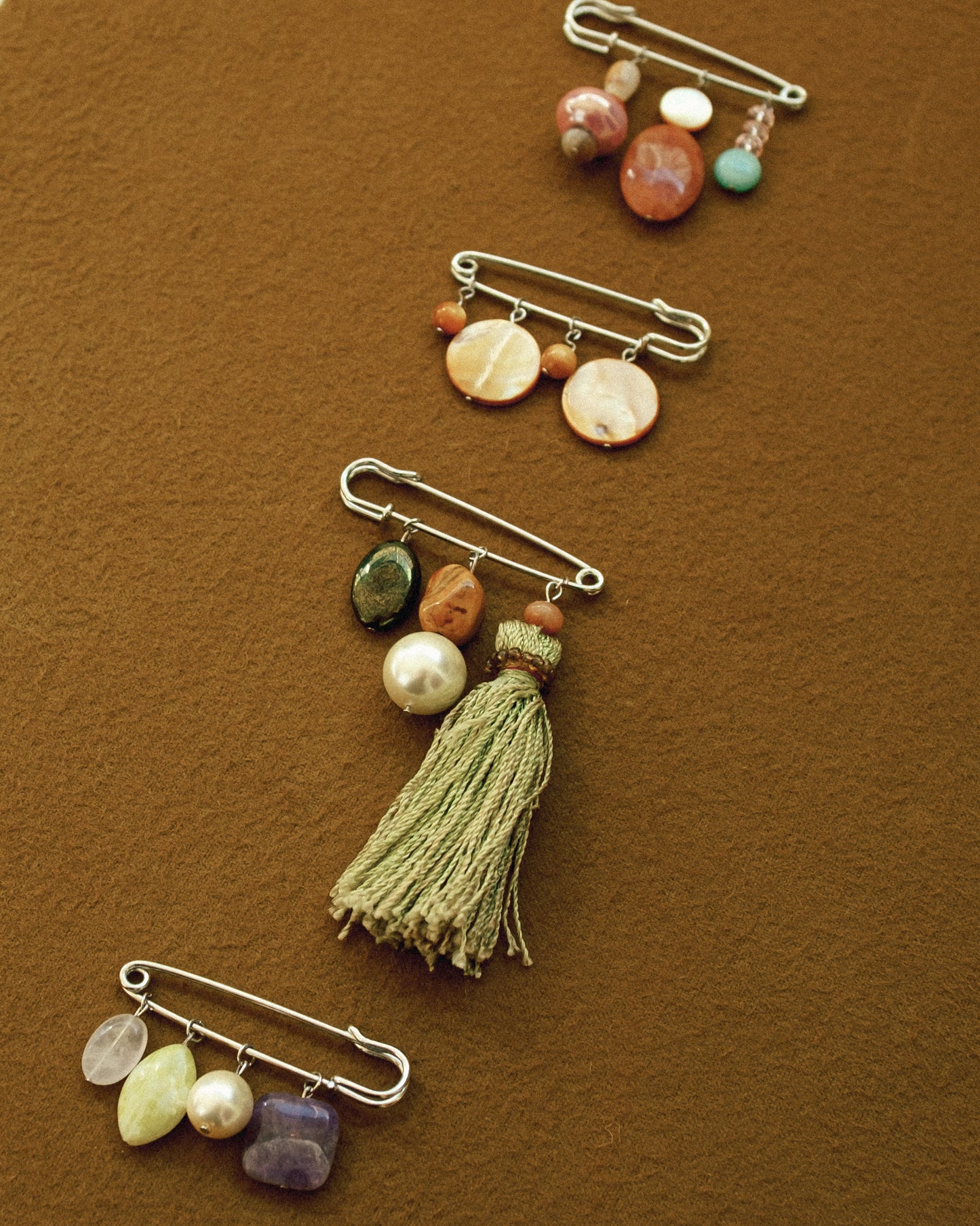 Mono Brooch 002