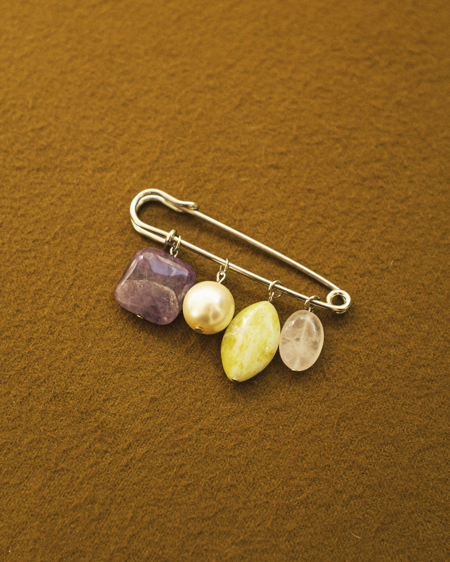 Mono Brooch 001