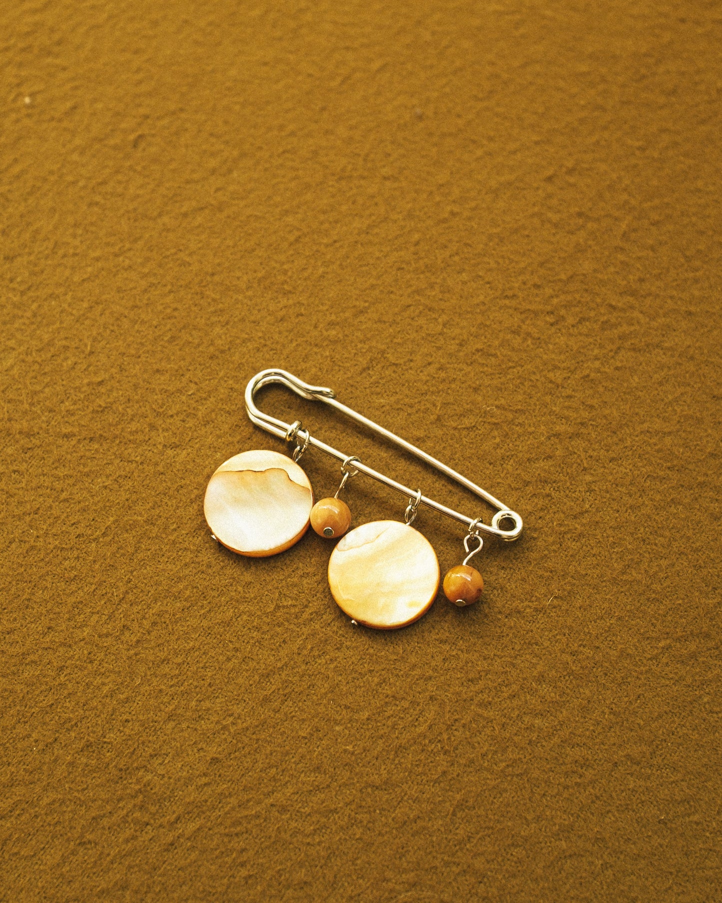 Mono Brooch 004