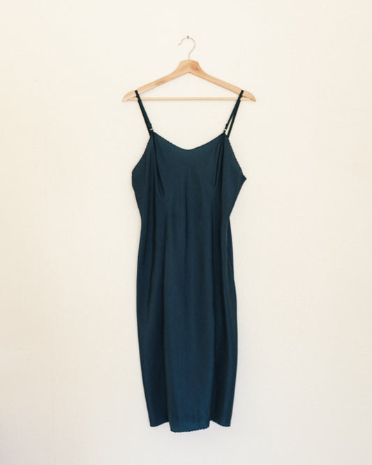 Navy Scallop Slip