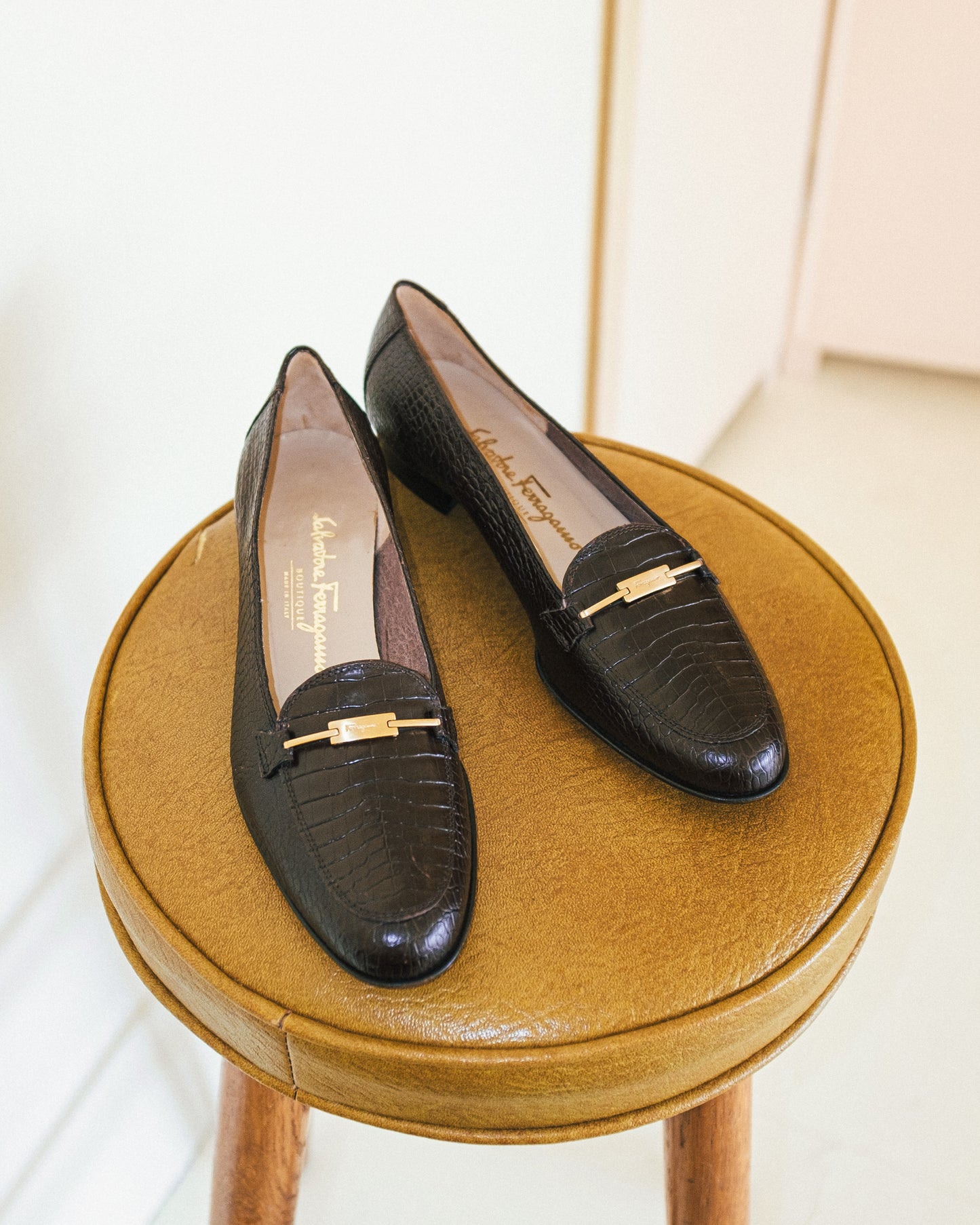 Ferragamo Buckle Loafers 8N