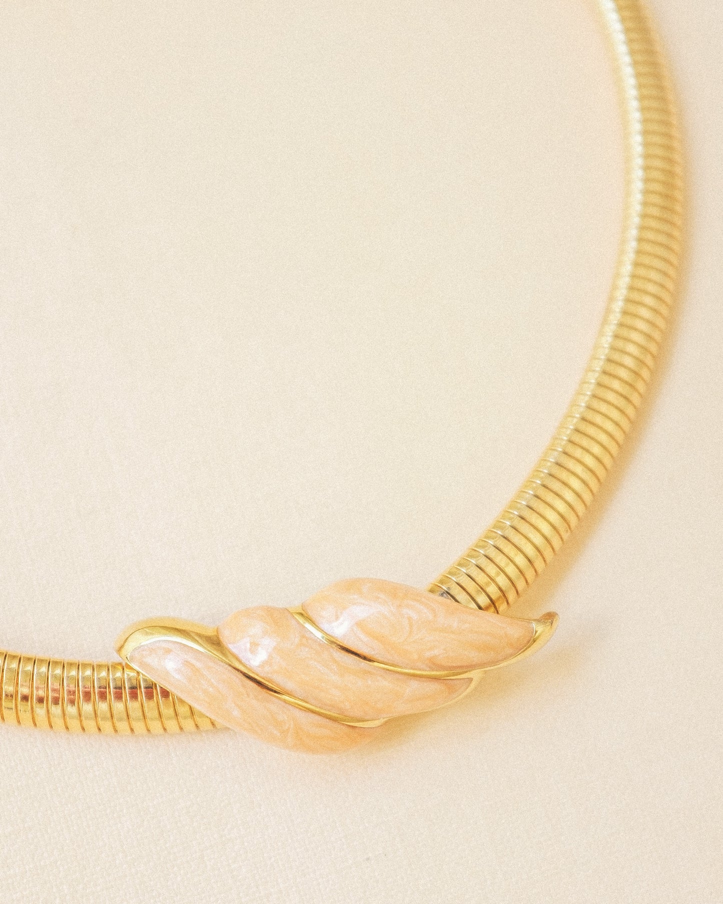 Peach Shell Collar Necklace