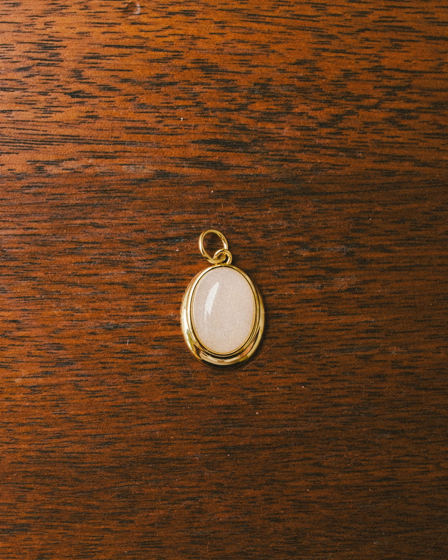 Cabochon Gemstone Charm: Rose quartz