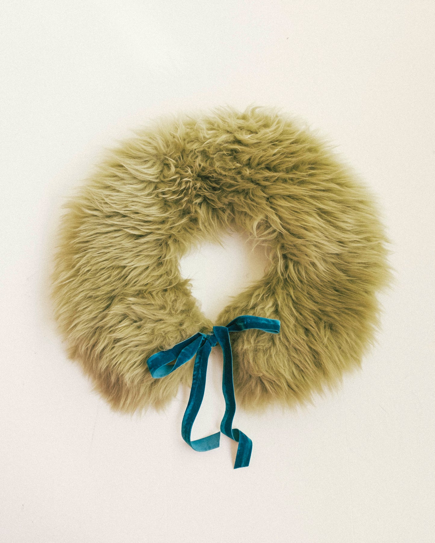 Dyed Sheepskin Collar - Olive