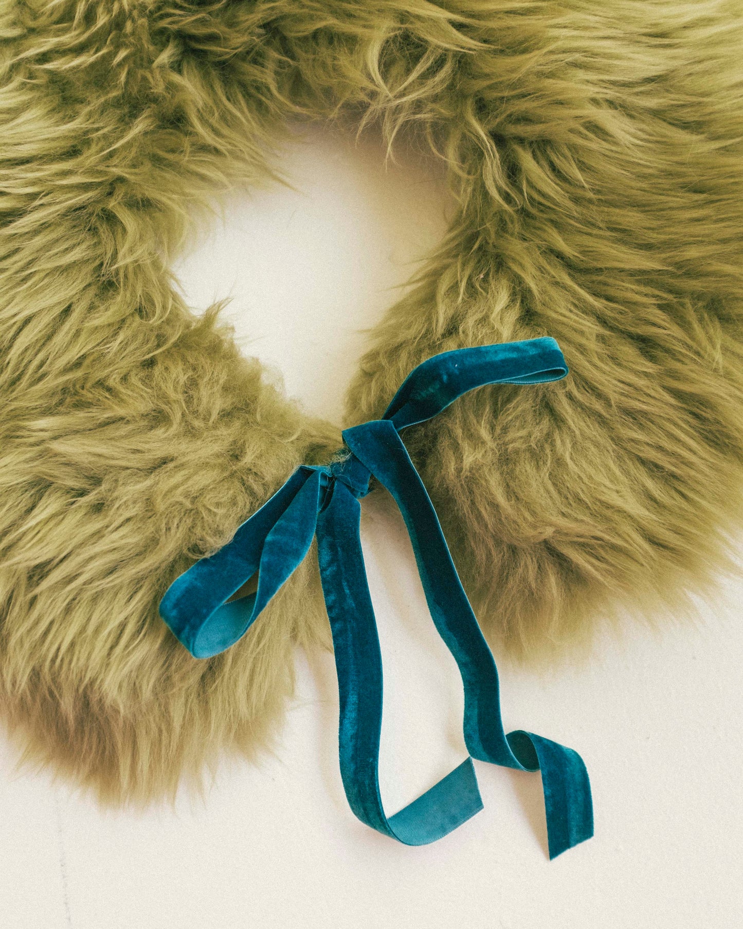 Dyed Sheepskin Collar - Olive