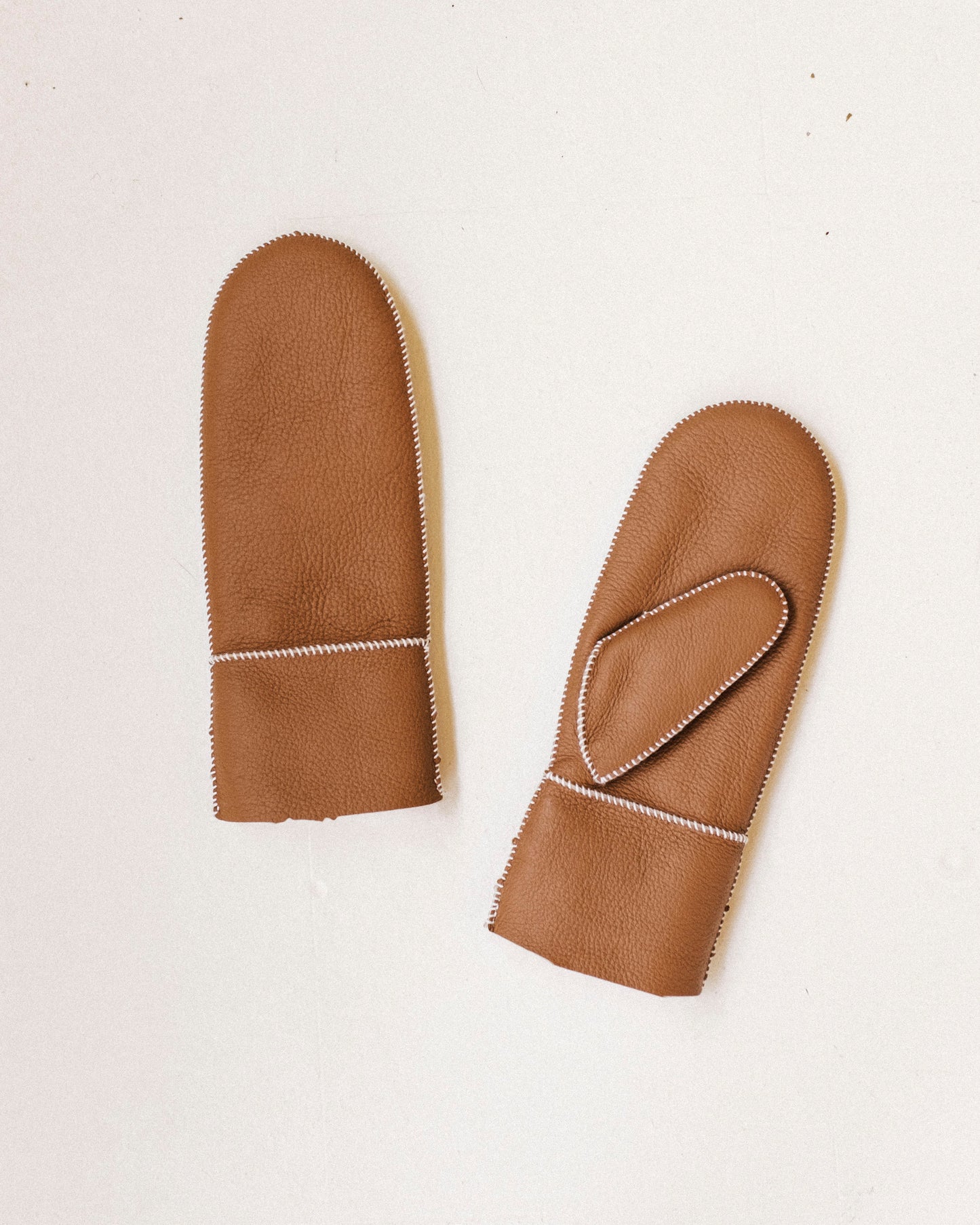 Stitched Shearling Mittens - Caramel