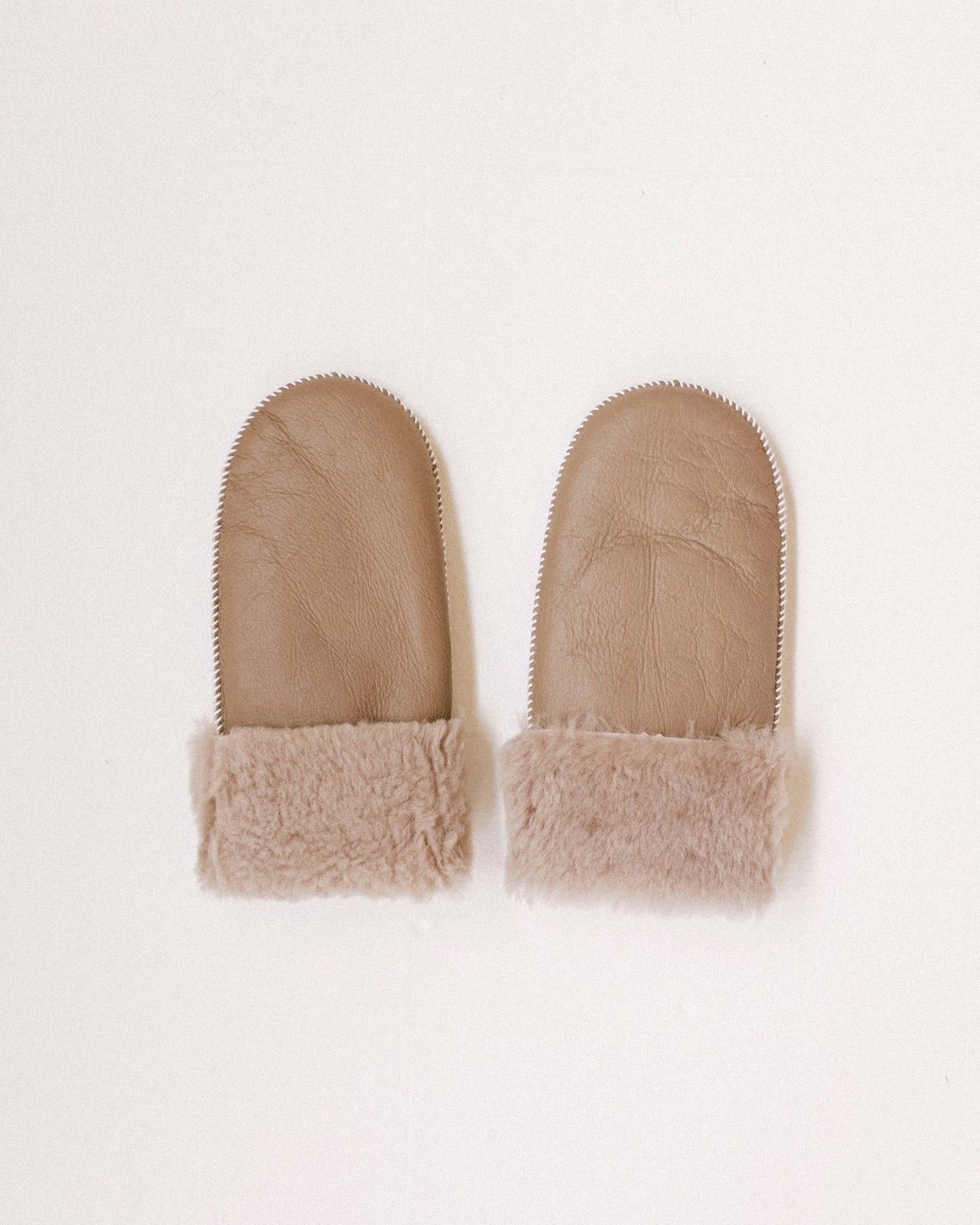 Stitched Shearling Mittens - Cookie