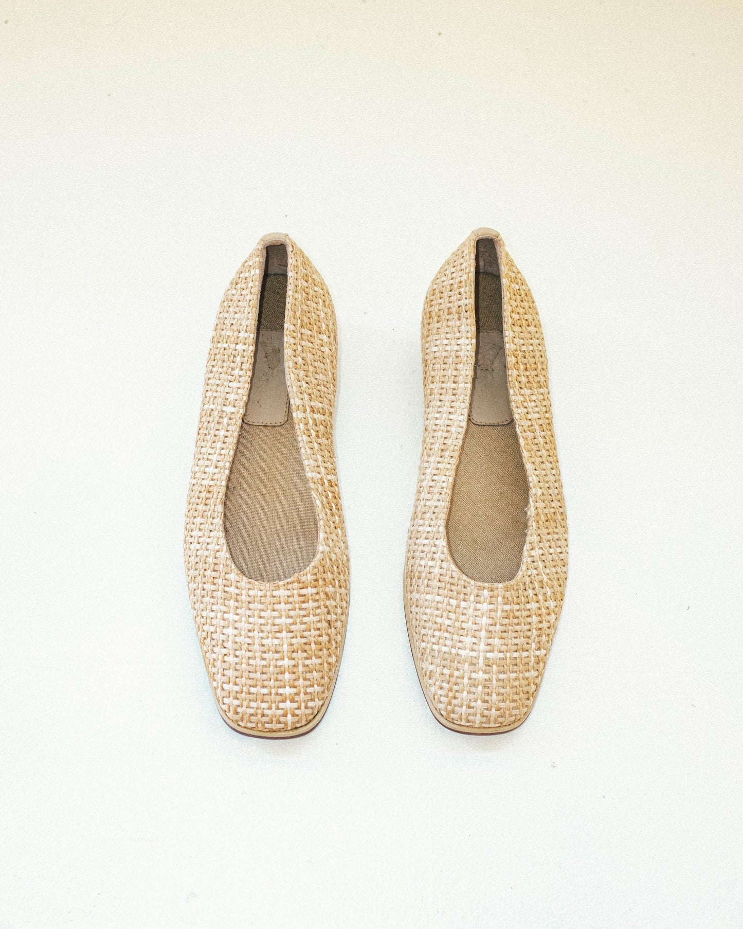 Woven Day Flat 7