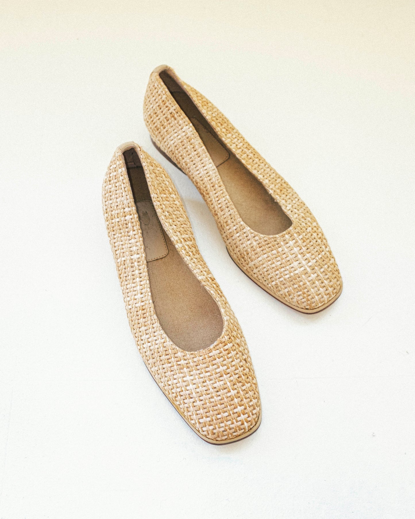 Woven Day Flat 7