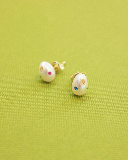 Aura Pearl Studs
