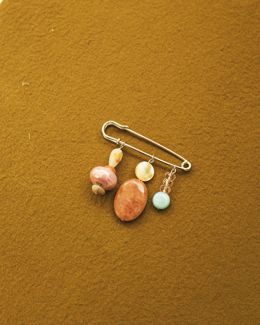 Mono Brooch 003