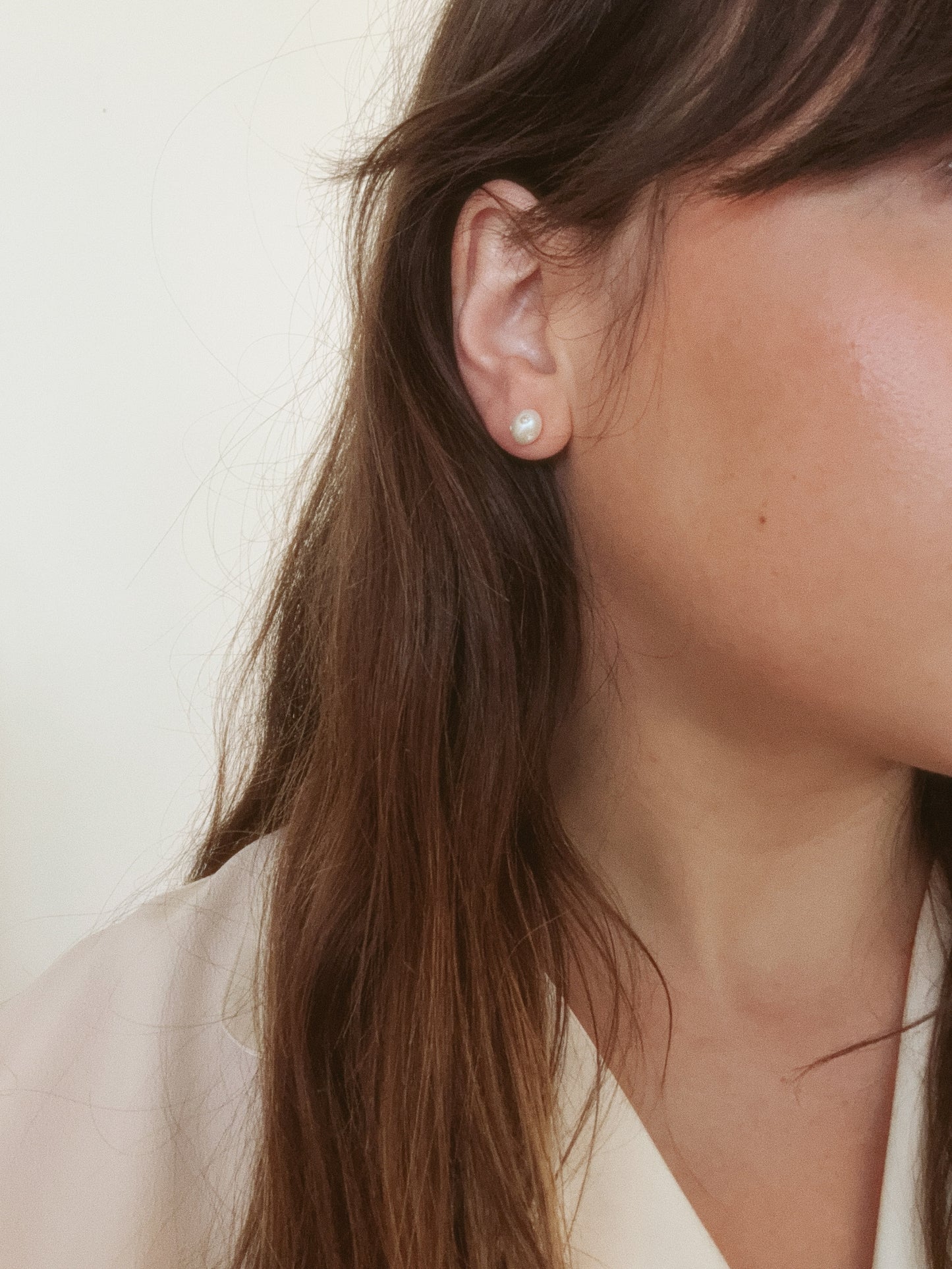 Aura Pearl Studs