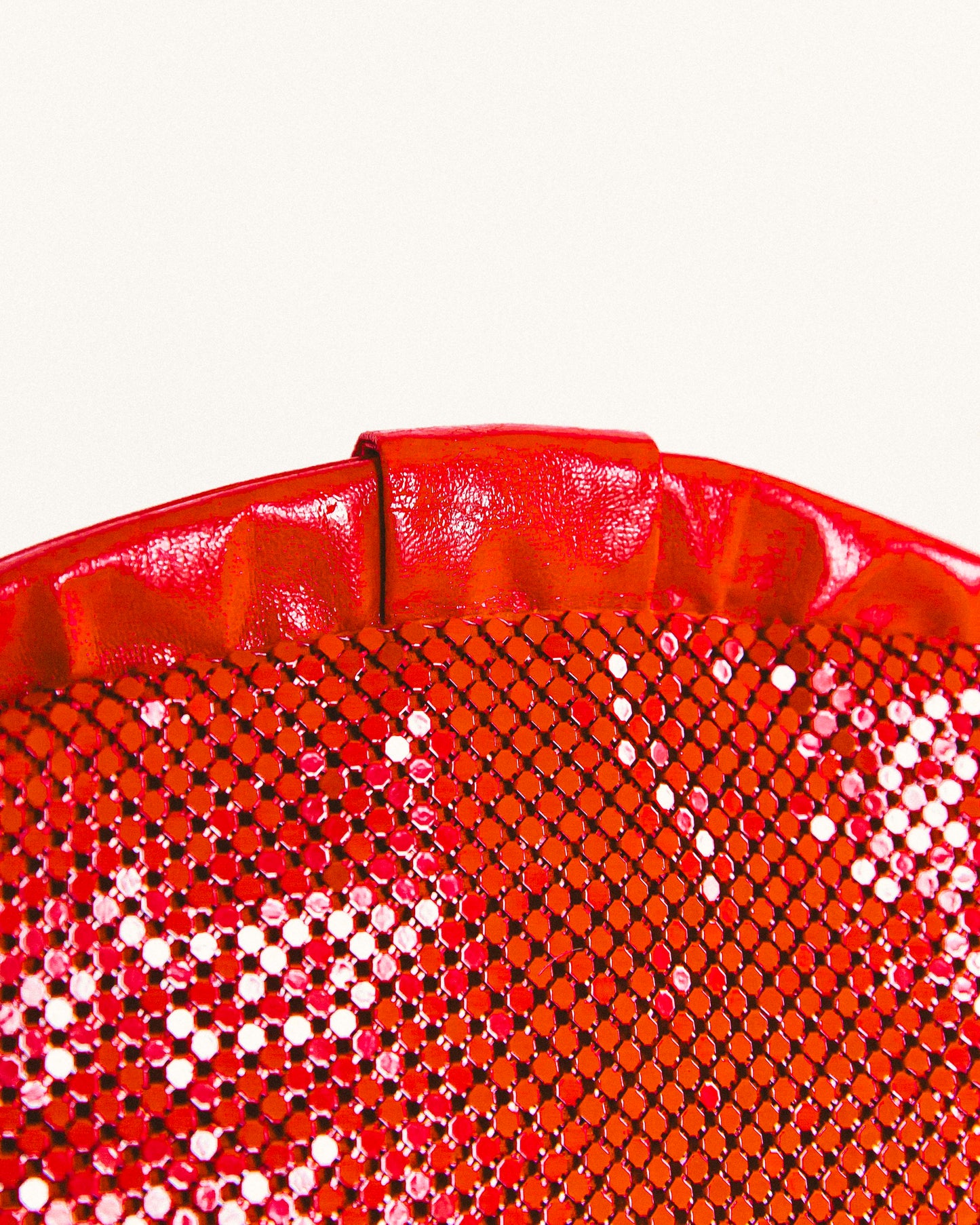 Pochette en maille rouge